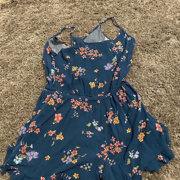 Romper - Picture 2 of 3